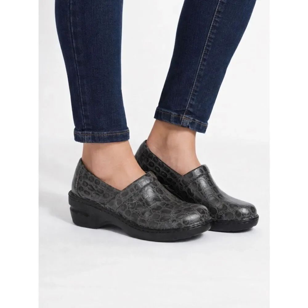 B.O.C, Peggy casual slip on Clog size 8 in gray crocodile embossed material
